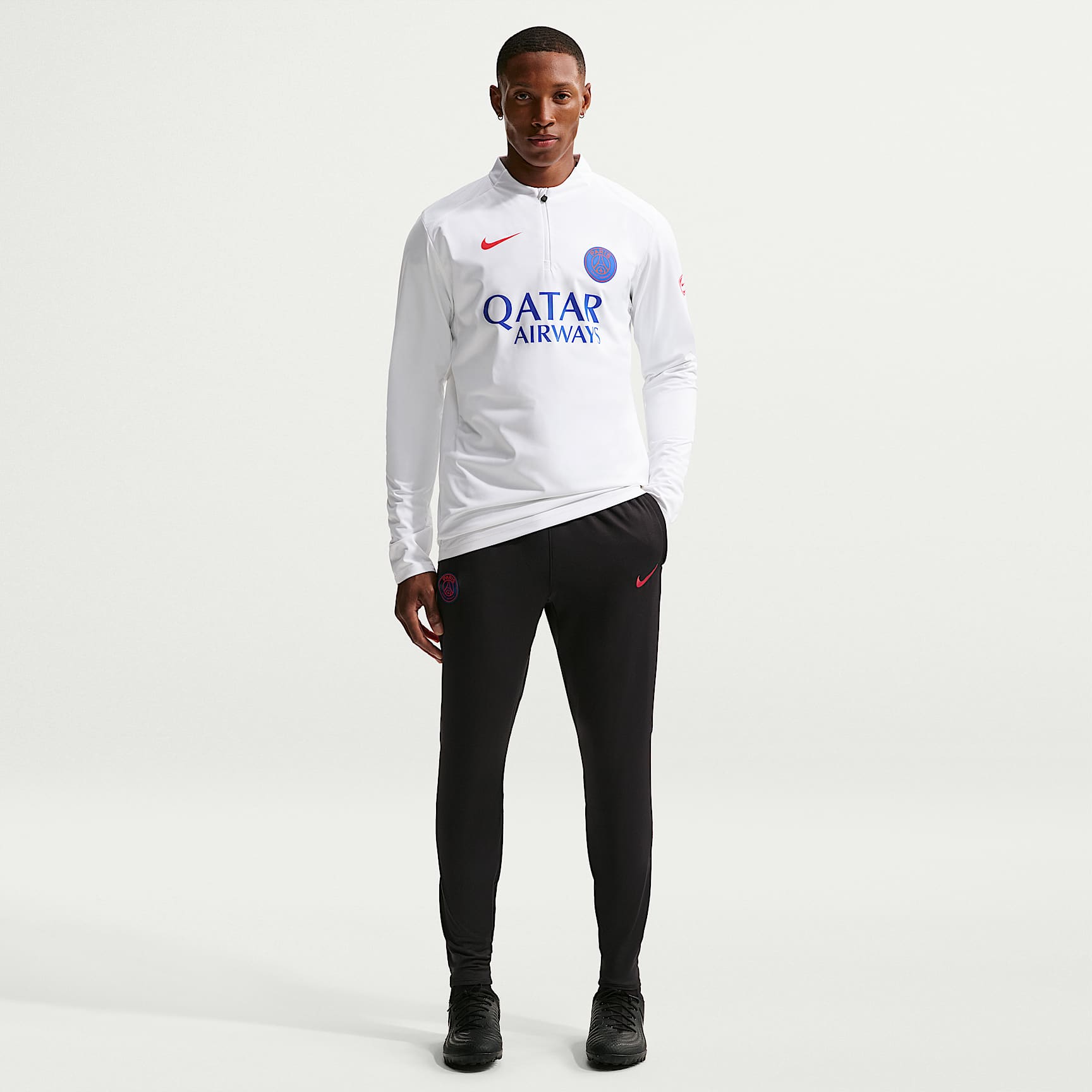 ウェア NIKE PARIS SAINT-GERMAIN VAPORKNIT PANTS Paris Saint-Germain Strike Men's Nike Dri-FIT Soccer Knit Pants